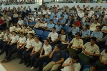 Estudiantes en auditorio