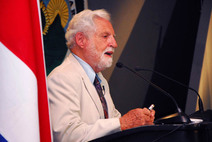 Carl Djerassi en la lección inaugural