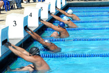 Nadadores en UCR