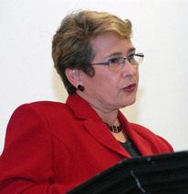 Rectora Yamileth González