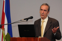 Dr. Elías Sanz Casado