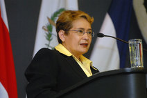 Dra. Yamileth González rectora UCR