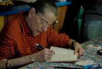 Carmen Naranjo en su casa