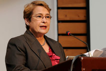 Rectora Yamileth González