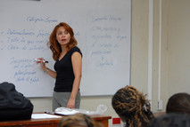 Profesora UCR en clases