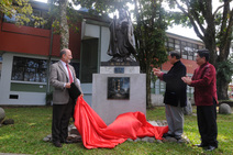 Develación imagen Confucio