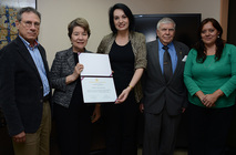 Firma de carta de entendimiento beca estudiantes medicina