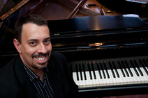 pianista Manuel Matarrita