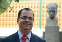 una de las mayores aspiraciones del dr. vargas cuando cursaba la carrera de física era el premio nacional clodomiro picado twight, galardón que le fue otorgado hoy (foto: anel kenjekeeva). 