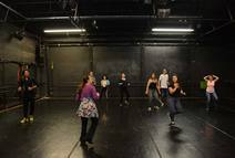 paréntesis abrió sus actividades con el taller de baile popular impartido por liliana valverde.