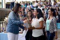 27 unidades recibieron galardón ambiental en la ucr por sus buenas prácticas con el ambiente. en la foto, recibe galardón ambiental representantes de la sede del pacífico.