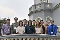 el papel de la ucr fue fundamental para que se le otorgara el galardón de bandera azul ecológica a la asamblea legislativa. en la foto, autoridades y estudiantes de la escuela de tecnologías en salud de la ucr junto al coordinador de la comisión de sostenibilidad de la asamblea legislativa, milton madriz. (segundo de derecha a izquierda).