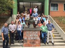 el primer taller se efectuó en la escuela de tecnologías de alimentos de la ucr, el segundo se llevó a cabo en francia. el siguiente se efectuará en brasil y tendrá como temática la construcción de los módulos de formación para dirigidos a estudiantes de la carrera de ingeniería de alimentos y a graduados (foto ileana alfaro).