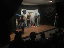 en las actividades de salud bucodental participan un total de 76 estudiantes de odontología, quienes este año realizarán la obra de teatro sonrisas inc. 