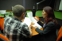 el informe crea indicadores para medir el desarrollo de los medios de comunicación y sus aportes a la profundización de la democracia.