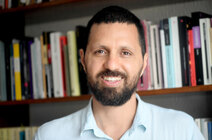 Camilo Retana, docente de la Escuela de Filosofía e investigador del Instituto de Investigaciones …