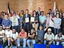 Firma Convenio con Club de Paz