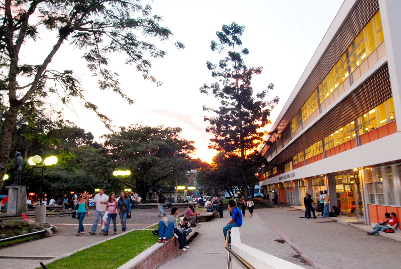 biblioteca_limpio.jpg