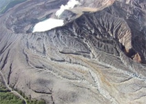 Sobrevuelo por los volcanes Turrialba y Poás el 6 y 7 de setiembre 2012, para monitorear los …