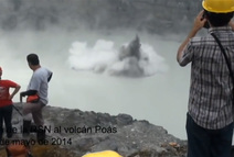 Vulcanólogos de la Red Sismológica Nacional de la Universidad de Costa Rica y del Instituto …