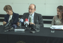 El rector Dr. Henning Jensen Pennington se refirió en conferencia de prensa el 16 de junio de …