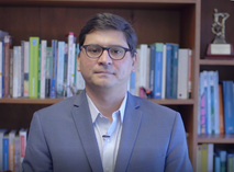 La Universidad de Costa Rica, desde la voz de especialistas en distintas áreas del conocimiento, …
