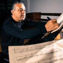 El compositor y docente de la Universidad de Costa Rica, Marvin Camacho, comenta la nominación de …